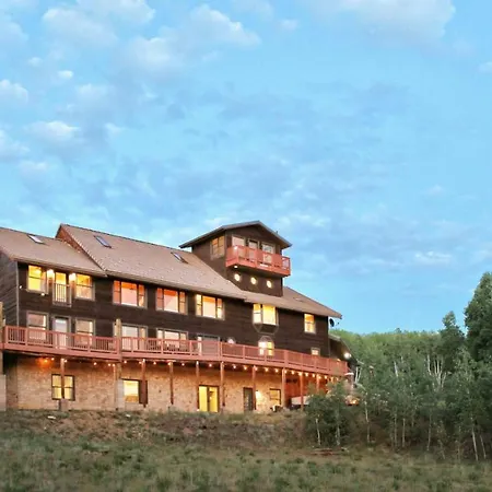 Awe Inspiring Mountain Lodge Hot Tub For Large Groups